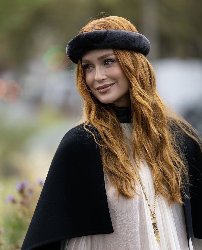 Street style — capa e cabelo ruivo